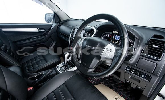 Buy Used Isuzu MU-X White Car in Bangkok in Bangkok Buy Used Isuzu MU-X White Car in Bangkok in Bangkok