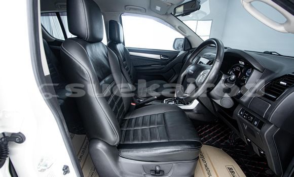 Buy Used Isuzu MU-X White Car in Bangkok in Bangkok Buy Used Isuzu MU-X White Car in Bangkok in Bangkok