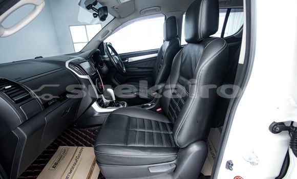 Buy Used Isuzu MU-X White Car in Bangkok in Bangkok Buy Used Isuzu MU-X White Car in Bangkok in Bangkok