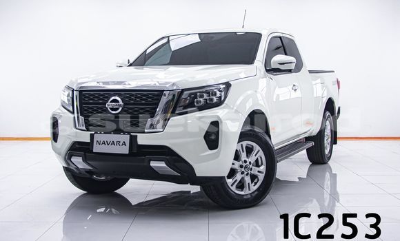 ซื้อ รถมือสอง Nissan Navara ขาว รถยนต์ ใน %{เมือง} ใน กรุงเทพมหานคร