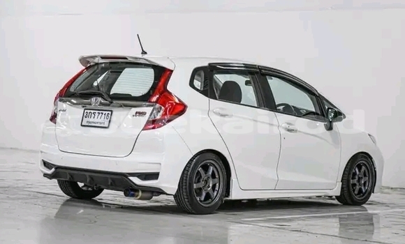 ซื้อ รถมือสอง Honda Jazz ขาว รถยนต์ ใน %{เมือง} ใน ฉะเชิงเทรา ซื้อ รถมือสอง Honda Jazz ขาว รถยนต์ ใน %{เมือง} ใน ฉะเชิงเทรา