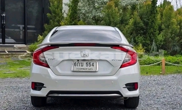 Buy Used Honda Civic White Car in Chachoengsao in Chachoengsao