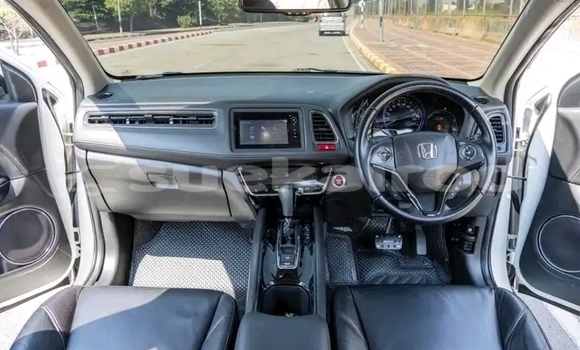 Buy Used Honda HR–V White Car in Chai Nat in Chai Nat Buy Used Honda HR–V White Car in Chai Nat in Chai Nat