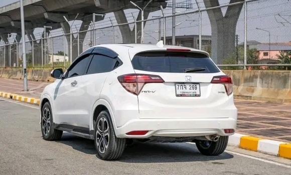 Buy Used Honda HR–V White Car in Chai Nat in Chai Nat Buy Used Honda HR–V White Car in Chai Nat in Chai Nat