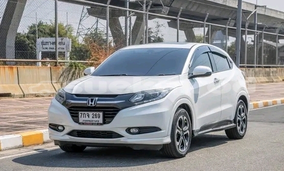 Buy Used Honda HR–V White Car in Chai Nat in Chai Nat Buy Used Honda HR–V White Car in Chai Nat in Chai Nat