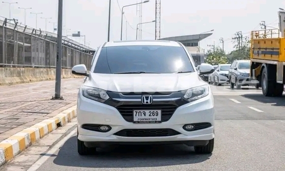 Buy Used Honda HR–V White Car in Chai Nat in Chai Nat Buy Used Honda HR–V White Car in Chai Nat in Chai Nat