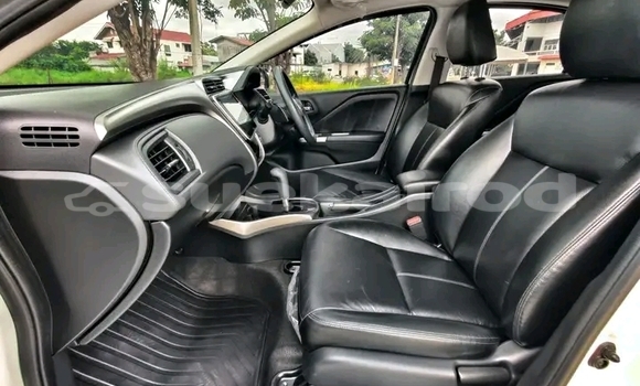 ซื้อ รถมือสอง Honda City ขาว รถยนต์ ใน %{เมือง} ใน ชัยนาท