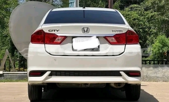 Buy Used Honda City White Car in Chachoengsao in Chachoengsao Buy Used Honda City White Car in Chachoengsao in Chachoengsao