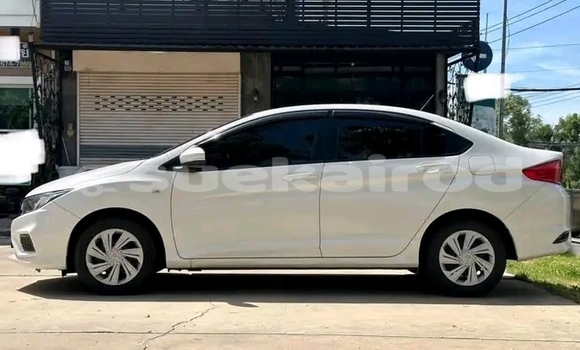 Buy Used Honda City White Car in Chachoengsao in Chachoengsao Buy Used Honda City White Car in Chachoengsao in Chachoengsao