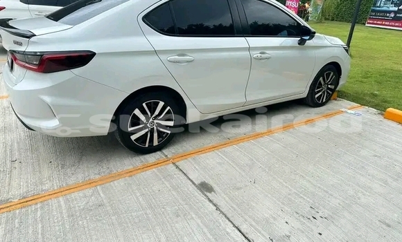 Buy Used Honda City White Car in Chai Nat in Chai Nat Buy Used Honda City White Car in Chai Nat in Chai Nat