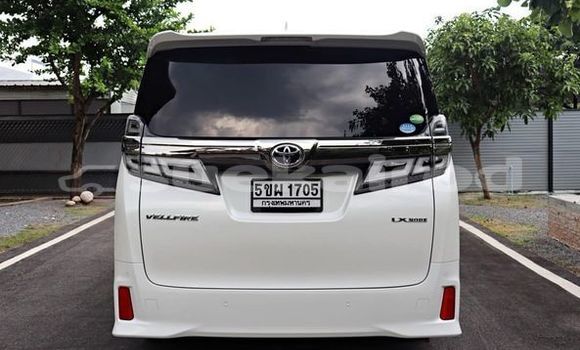 ซื้อ รถมือสอง Toyota Vellfire ขาว รถยนต์ ใน %{เมือง} ใน กรุงเทพมหานคร ซื้อ รถมือสอง Toyota Vellfire ขาว รถยนต์ ใน %{เมือง} ใน กรุงเทพมหานคร