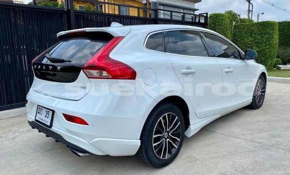 ซื้อ รถมือสอง Volvo V40 ขาว รถยนต์ ใน %{เมือง} ใน กรุงเทพมหานคร ซื้อ รถมือสอง Volvo V40 ขาว รถยนต์ ใน %{เมือง} ใน กรุงเทพมหานคร