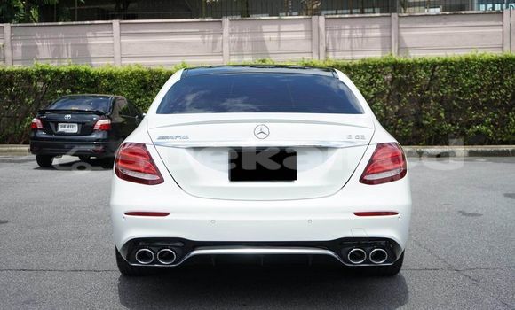 ซื้อ รถมือสอง Mercedes‒Benz E–Class ขาว รถยนต์ ใน %{เมือง} ใน กรุงเทพมหานคร ซื้อ รถมือสอง Mercedes‒Benz E–Class ขาว รถยนต์ ใน %{เมือง} ใน กรุงเทพมหานคร