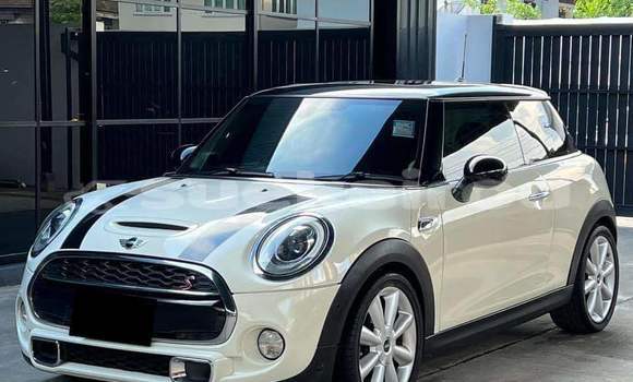 ซื้อ รถมือสอง Mini Cooper ขาว รถยนต์ ใน %{เมือง} ใน กรุงเทพมหานคร