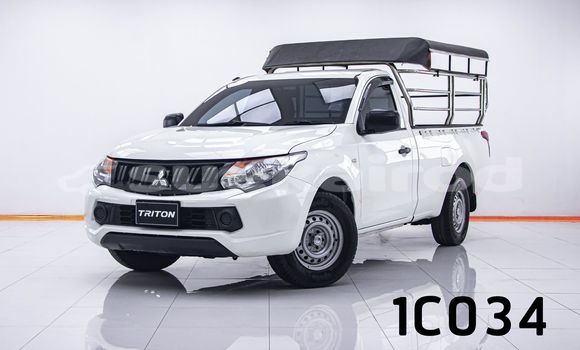 ซื้อ รถมือสอง Mitsubishi Triton ขาว รถยนต์ ใน %{เมือง} ใน กรุงเทพมหานคร