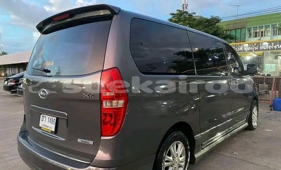 ซื้อ รถมือสอง Hyundai H1 สีดำ รถยนต์ ใน %{เมือง} ใน เชียงราย ซื้อ รถมือสอง Hyundai H1 สีดำ รถยนต์ ใน %{เมือง} ใน เชียงราย