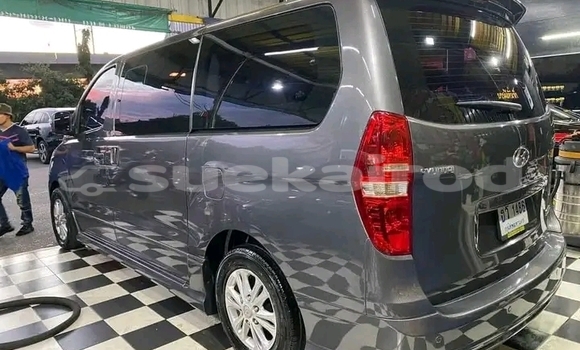 ซื้อ รถมือสอง Hyundai H1 สีดำ รถยนต์ ใน %{เมือง} ใน เชียงราย ซื้อ รถมือสอง Hyundai H1 สีดำ รถยนต์ ใน %{เมือง} ใน เชียงราย