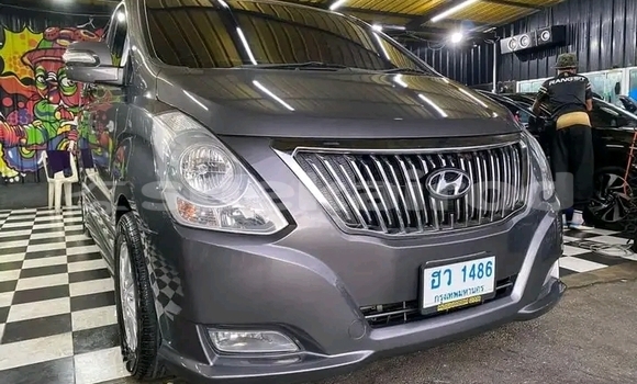 ซื้อ รถมือสอง Hyundai H1 สีดำ รถยนต์ ใน %{เมือง} ใน เชียงราย ซื้อ รถมือสอง Hyundai H1 สีดำ รถยนต์ ใน %{เมือง} ใน เชียงราย