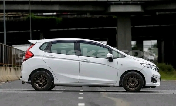 ซื้อ รถมือสอง Honda Jazz ขาว รถยนต์ ใน %{เมือง} ใน ชลบุรี ซื้อ รถมือสอง Honda Jazz ขาว รถยนต์ ใน %{เมือง} ใน ชลบุรี