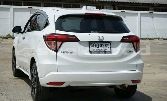 ซื้อ รถมือสอง Honda HR-V ขาว รถยนต์ ใน %{เมือง} ใน กำแพงเพชร ซื้อ รถมือสอง Honda HR-V ขาว รถยนต์ ใน %{เมือง} ใน กำแพงเพชร