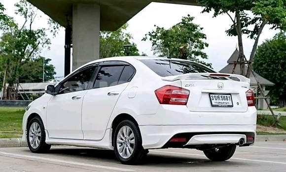 ซื้อ รถมือสอง Honda City ขาว รถยนต์ ใน %{เมือง} ใน กาฬสินธุ์