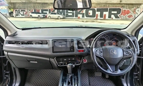 ซื้อ รถมือสอง Honda HR–V สีดำ รถยนต์ ใน %{เมือง} ใน กาญจนบุรี ซื้อ รถมือสอง Honda HR–V สีดำ รถยนต์ ใน %{เมือง} ใน กาญจนบุรี