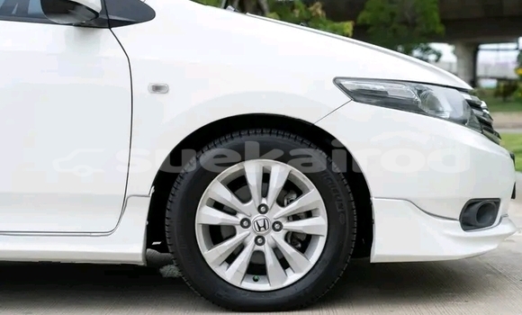 Buy Used Honda City White Car in Chai Nat in Chai Nat