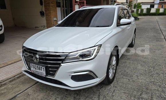 Buy Used MG GS White Car in Bangkok in Bangkok