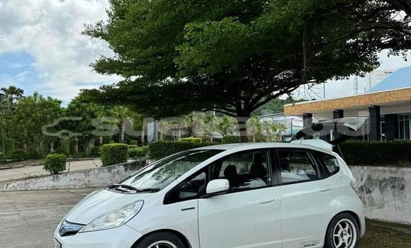 ซื้อ รถมือสอง Honda Jazz สีดำ รถยนต์ ใน %{เมือง} ใน กรุงเทพมหานคร