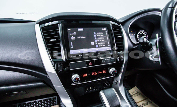 ซื้อ รถมือสอง Mitsubishi Pajero Sport สีดำ รถยนต์ ใน %{เมือง} ใน กรุงเทพมหานคร ซื้อ รถมือสอง Mitsubishi Pajero Sport สีดำ รถยนต์ ใน %{เมือง} ใน กรุงเทพมหานคร