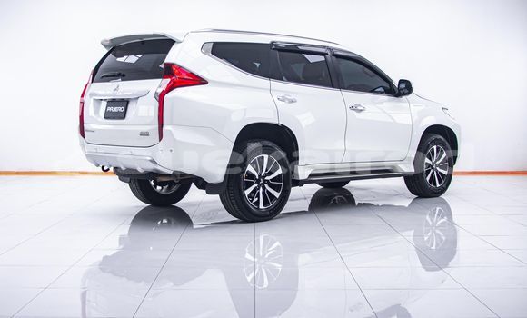 Buy Used Mitsubishi Pajero White Car in Bangkok in Bangkok Buy Used Mitsubishi Pajero White Car in Bangkok in Bangkok