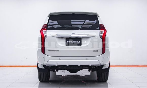 Buy Used Mitsubishi Pajero White Car in Bangkok in Bangkok Buy Used Mitsubishi Pajero White Car in Bangkok in Bangkok