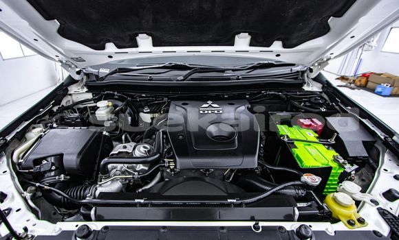 Buy Used Mitsubishi Pajero White Car in Bangkok in Bangkok Buy Used Mitsubishi Pajero White Car in Bangkok in Bangkok