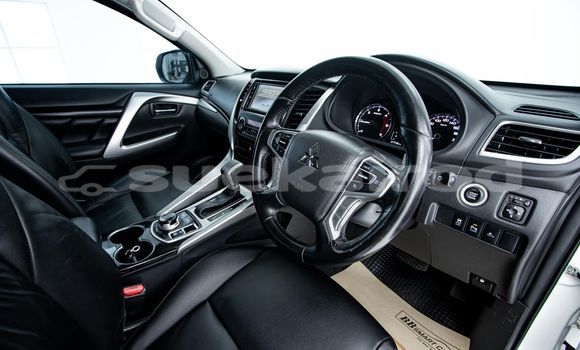 Buy Used Mitsubishi Pajero White Car in Bangkok in Bangkok Buy Used Mitsubishi Pajero White Car in Bangkok in Bangkok