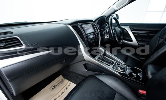 Buy Used Mitsubishi Pajero White Car in Bangkok in Bangkok Buy Used Mitsubishi Pajero White Car in Bangkok in Bangkok