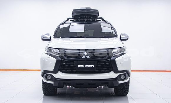 Buy Used Mitsubishi Pajero White Car in Bangkok in Bangkok Buy Used Mitsubishi Pajero White Car in Bangkok in Bangkok