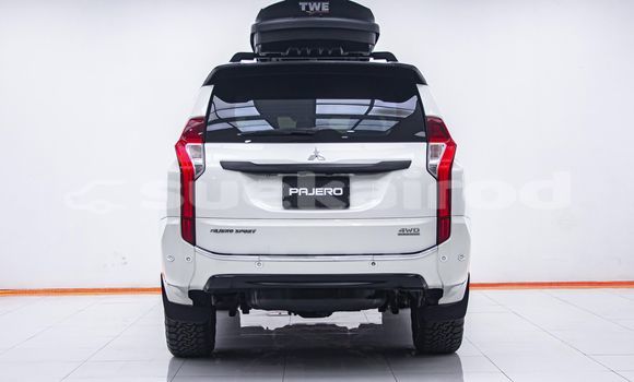 Buy Used Mitsubishi Pajero White Car in Bangkok in Bangkok Buy Used Mitsubishi Pajero White Car in Bangkok in Bangkok