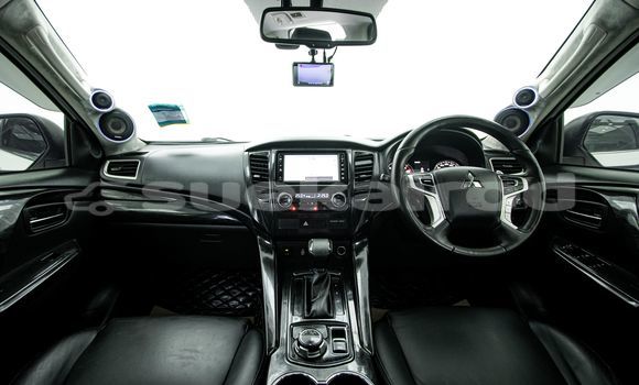 Buy Used Mitsubishi Pajero White Car in Bangkok in Bangkok Buy Used Mitsubishi Pajero White Car in Bangkok in Bangkok