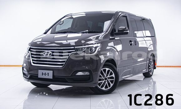 Buy Used Hyundai H1 Brown Car in Bangkok in Bangkok Buy Used Hyundai H1 Brown Car in Bangkok in Bangkok