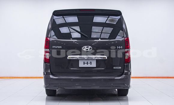 Buy Used Hyundai H1 Brown Car in Bangkok in Bangkok Buy Used Hyundai H1 Brown Car in Bangkok in Bangkok