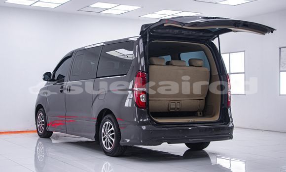 Buy Used Hyundai H1 Brown Car in Bangkok in Bangkok Buy Used Hyundai H1 Brown Car in Bangkok in Bangkok