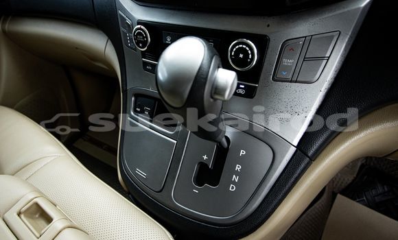 Buy Used Hyundai H1 Brown Car in Bangkok in Bangkok Buy Used Hyundai H1 Brown Car in Bangkok in Bangkok