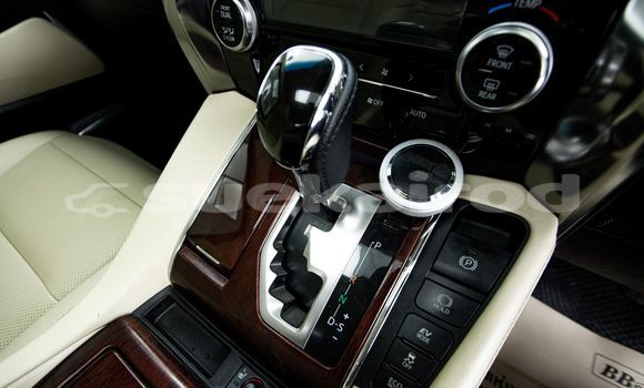 Buy Used Toyota Vellfire White Car in Bangkok in Bangkok Buy Used Toyota Vellfire White Car in Bangkok in Bangkok