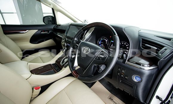 Buy Used Toyota Vellfire White Car in Bangkok in Bangkok Buy Used Toyota Vellfire White Car in Bangkok in Bangkok