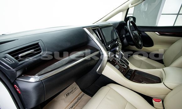 Buy Used Toyota Vellfire White Car in Bangkok in Bangkok Buy Used Toyota Vellfire White Car in Bangkok in Bangkok