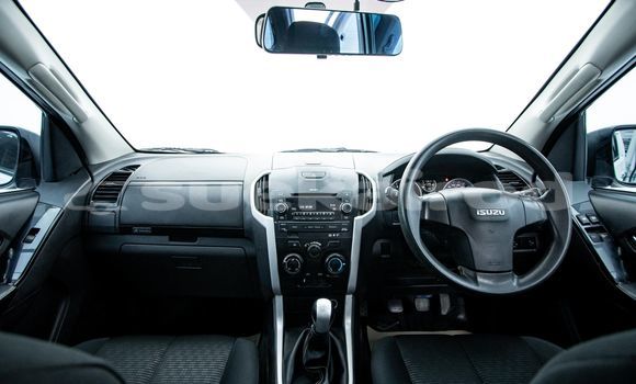 Buy Used Isuzu D-Max White Car in Bangkok in Bangkok Buy Used Isuzu D-Max White Car in Bangkok in Bangkok