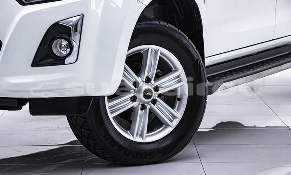 Buy Used Isuzu D-Max White Car in Bangkok in Bangkok Buy Used Isuzu D-Max White Car in Bangkok in Bangkok