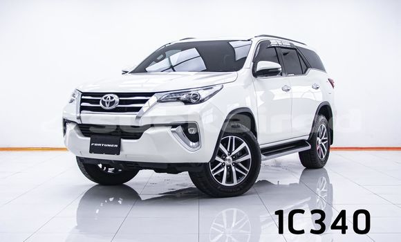 ซื้อ รถมือสอง Toyota Fortuner ขาว รถยนต์ ใน %{เมือง} ใน กรุงเทพมหานคร