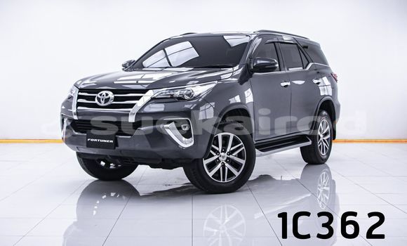 ซื้อ รถมือสอง Toyota Fortuner อื่น ๆ รถยนต์ ใน %{เมือง} ใน กรุงเทพมหานคร
