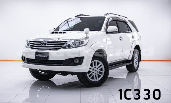 ซื้อ รถมือสอง Toyota Fortuner ขาว รถยนต์ ใน %{เมือง} ใน กรุงเทพมหานคร